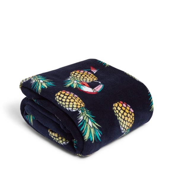Vera Bradley Fleece Throw Blanket - 50x80 Inches / Toucan Party - Picture 1 of 4